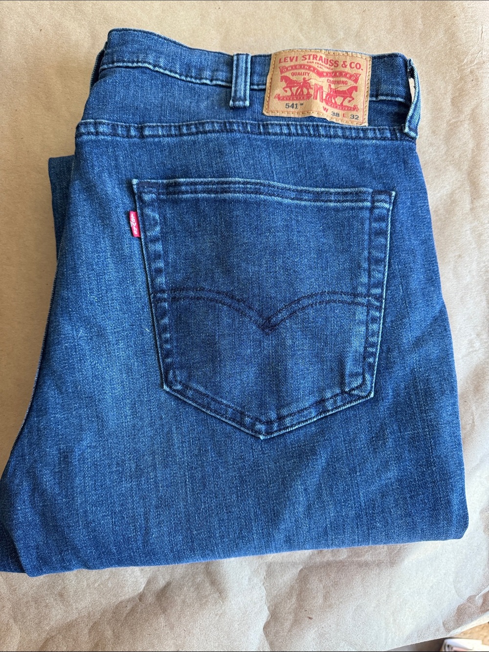 541 Levi’s men’s 38/32